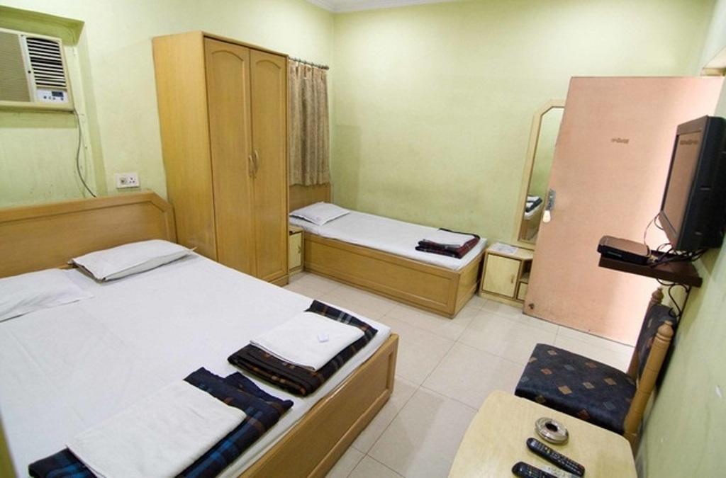 Hotel Venkateswara Calcutta Extérieur photo